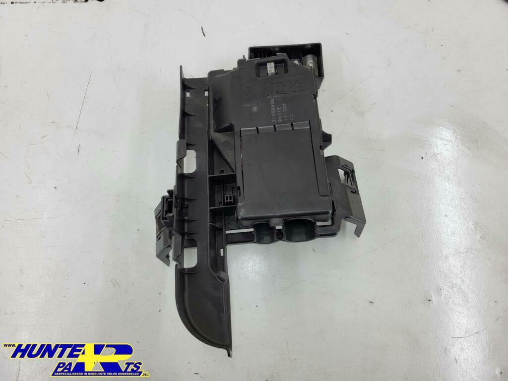 Zekeringkast Volvo V90/S90/V90CC/XC90  ('16-'22) 31450530, Ophalen of Verzenden, Gebruikt, Volvo