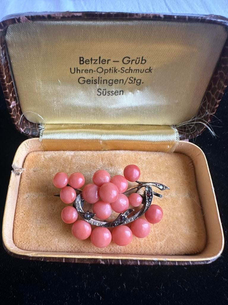 Broche oud bloedkoraal, Ophalen of Verzenden, Overige materialen, Broche