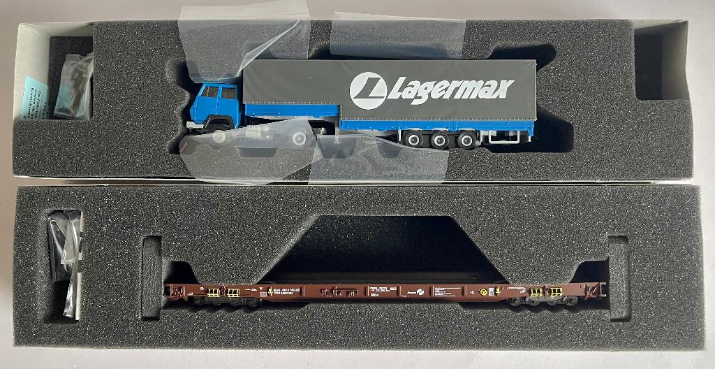 Roco 67214: "Rollende Landstraße" ÖBB met Steyr "Lagermax", Gelijkstroom, Wagon, Ophalen of Verzenden, Zo goed als nieuw