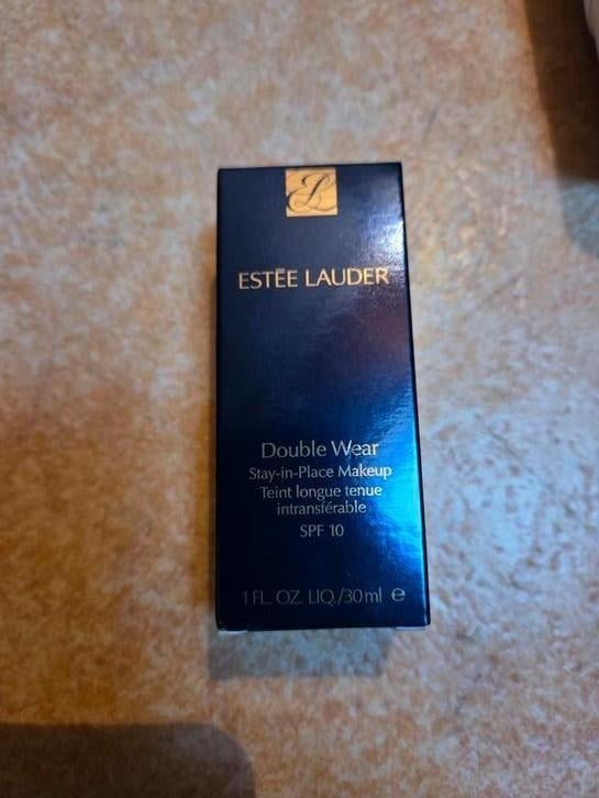 Estèe lauder Stay in place  make up, Sieraden, Tassen en Uiterlijk, Uiterlijk | Cosmetica en Make-up, Ophalen, Nieuw, Zwart, Gehele gezicht