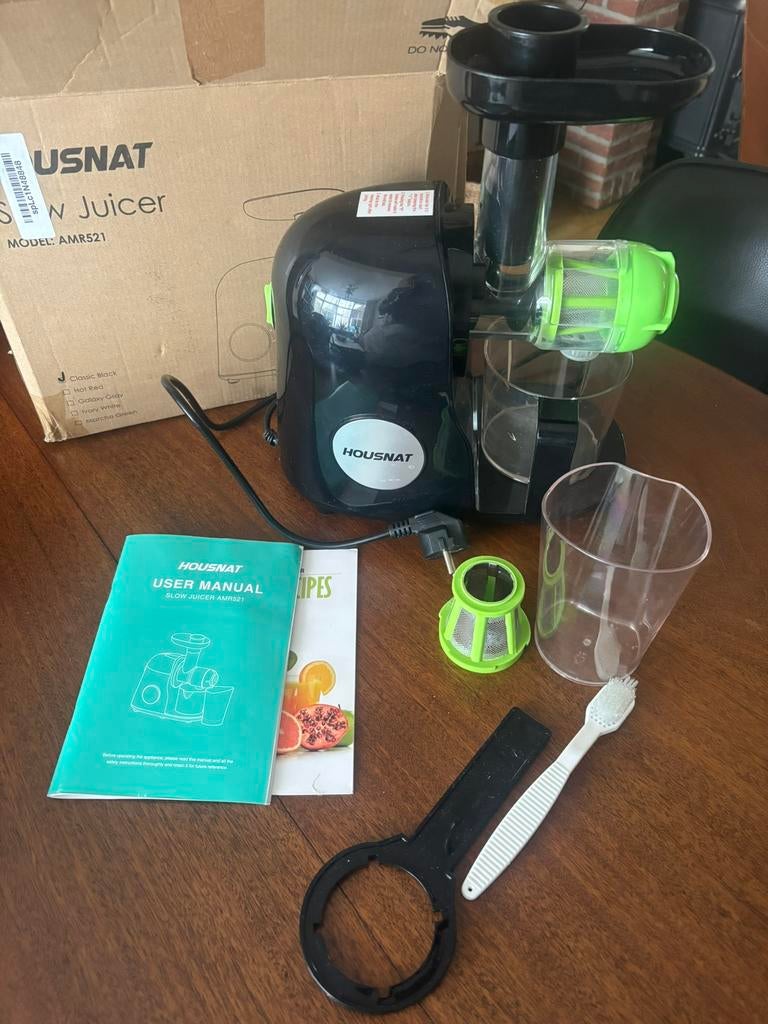 Zga nieuwe slowjuicer housnat AMR521, Witgoed en Apparatuur, Juicers, Ophalen of Verzenden, Zo goed als nieuw, Slowjuicer