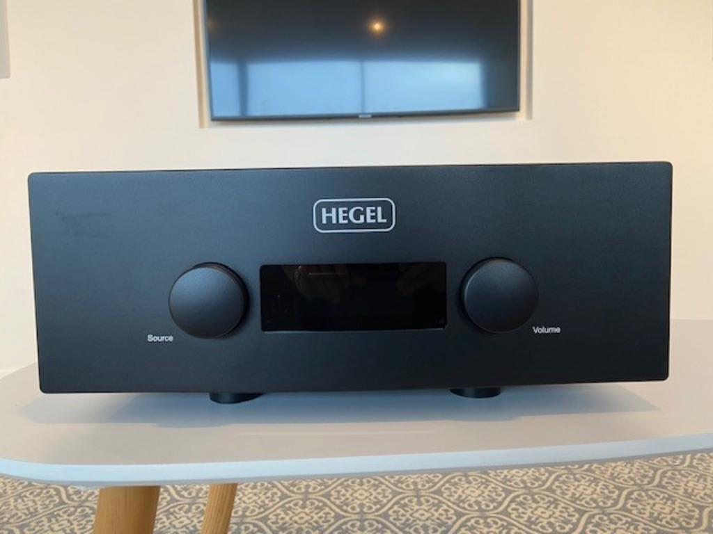 HEGEL H590 versterker - demo model, Audio, Tv en Foto, Versterkers en Receivers, Overige merken, Ophalen of Verzenden, Zo goed als nieuw