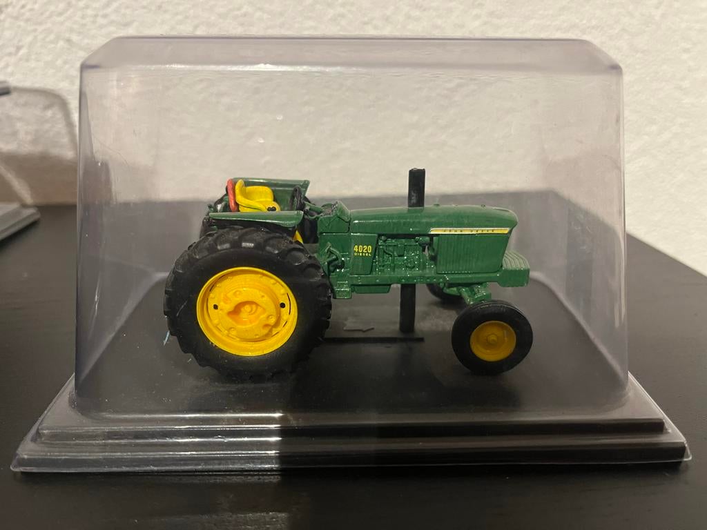John Deere 4020 Model Trekker, Hobby en Vrije tijd, Modelauto's | 1:43, Zo goed als nieuw, Overige merken, Ophalen of Verzenden