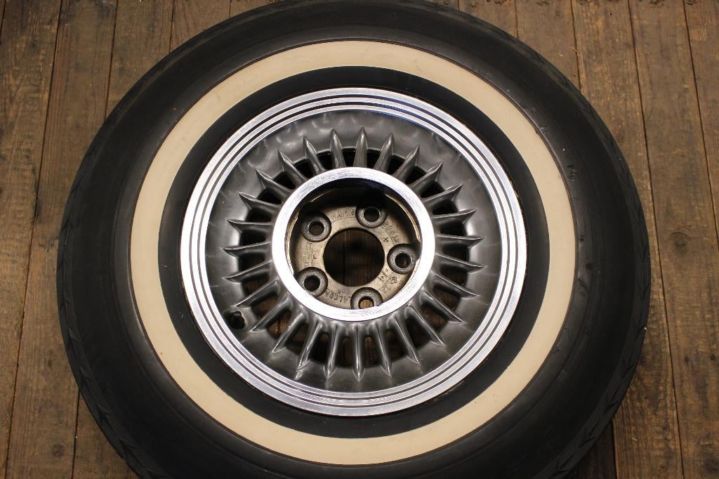 Cadillac Sabre Wheels - 1955, 1956, 1957 velgen Eldorado, Ophalen, Gebruikt, 15 inch, Banden en Velgen