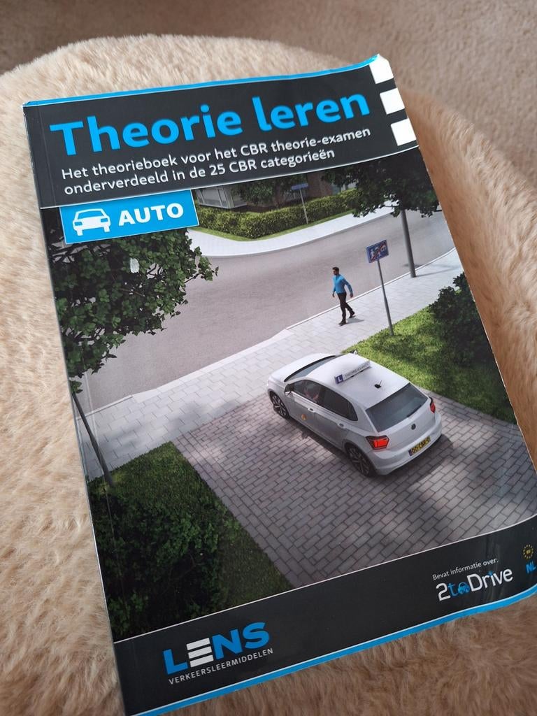 Theorieboek Auto – CBR (Lens Verkeersleermiddelen), Ophalen of Verzenden, Gelezen, Algemeen