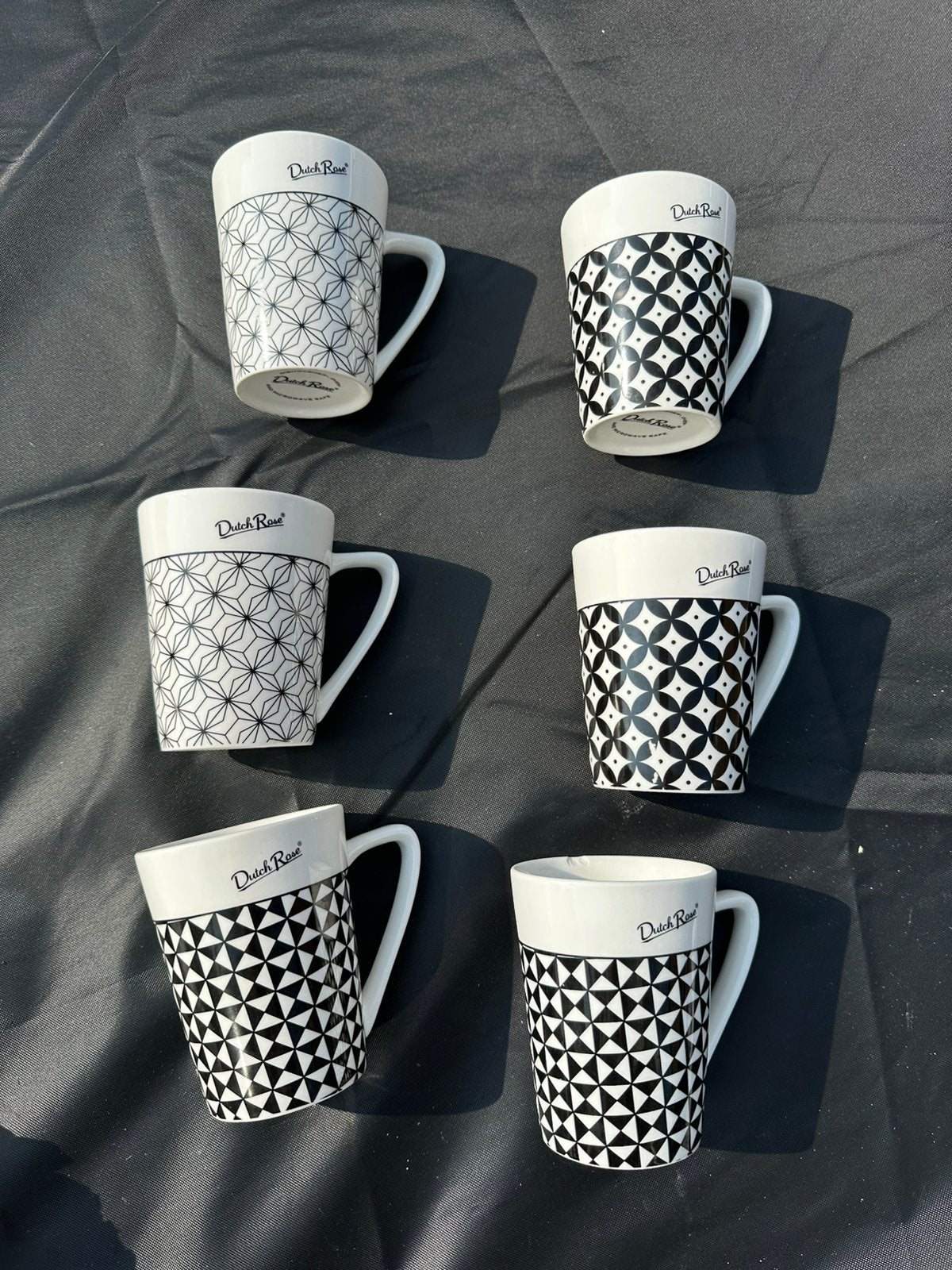Dutch rose koffiekopjes zwart wit, Ophalen, Zo goed als nieuw, Overige stijlen, Kop(pen) en/of Schotel(s)