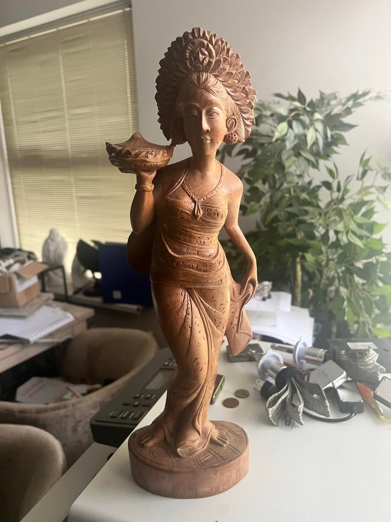 Museaal Balinees Art Deco beeld - Zwaar hardhout, Antiek en Kunst, Kunst | Beelden en Houtsnijwerken, Ophalen of Verzenden, Handgemaakt