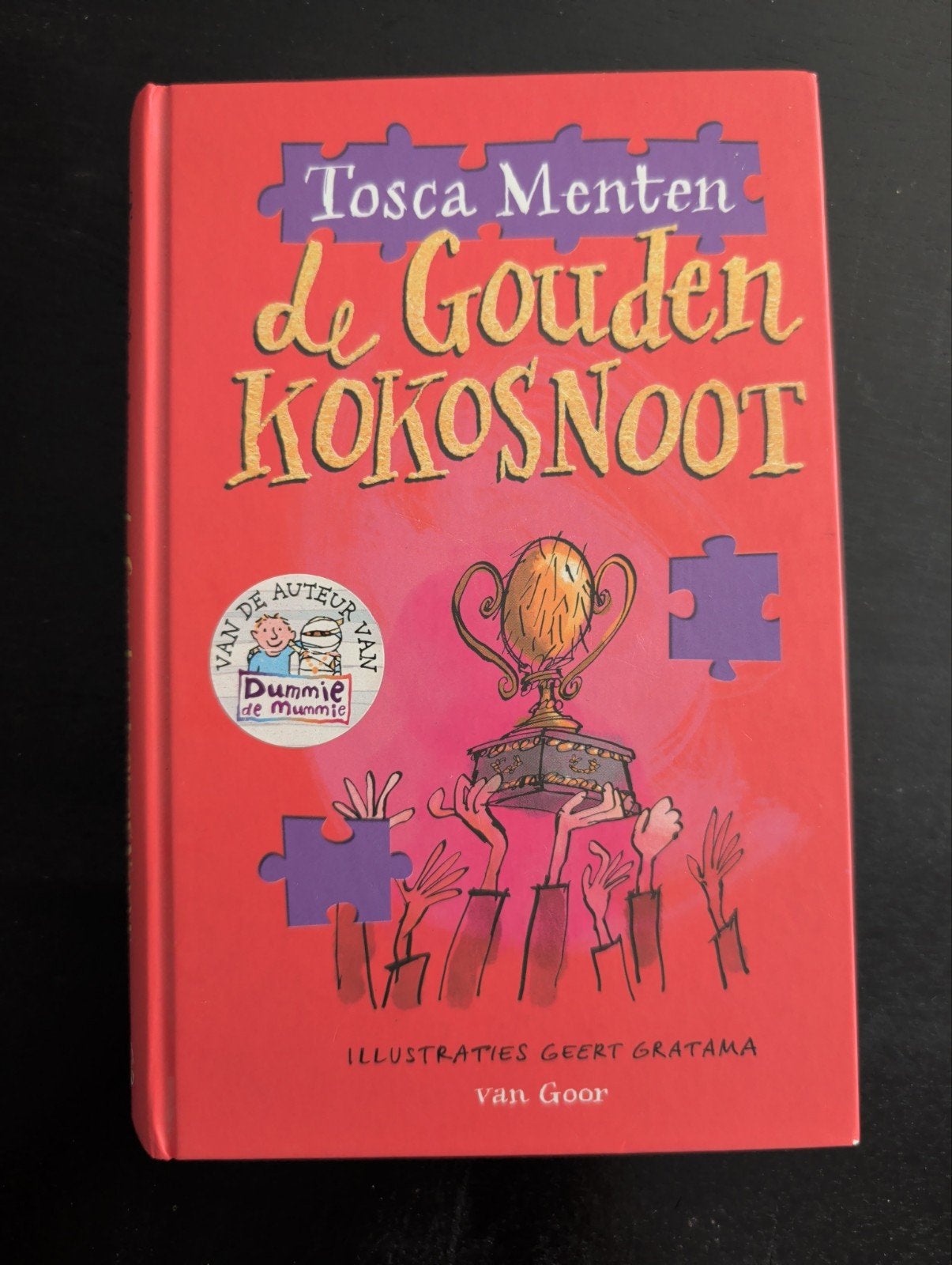 De Gouden Kokosnoot - Tosca Menten (Kinderboek), Ophalen of Verzenden, Zo goed als nieuw, Tosca Menten, Fictie