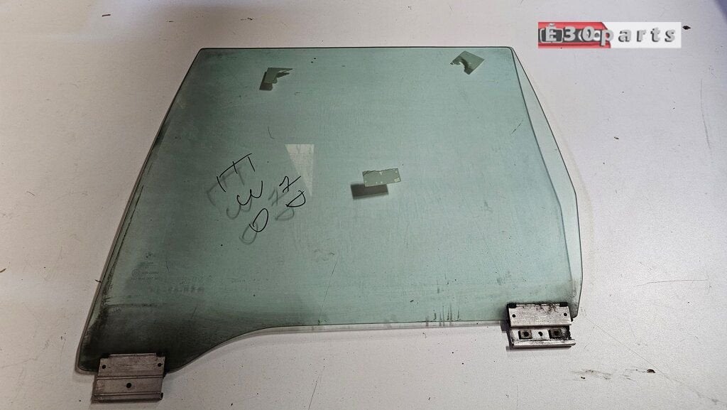 Zijruit raam groen rechts achter BMW E30 Touring tot 04/1988, Auto-onderdelen, Gebruikt, -, Deur, -