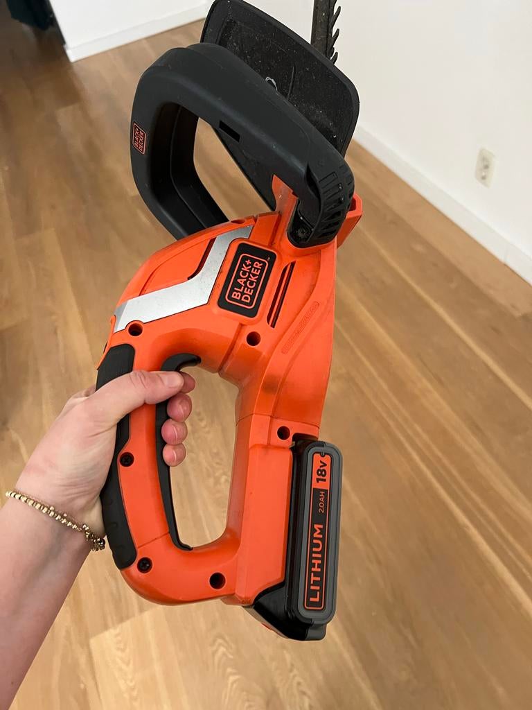 Black+Decker Heggenschaar 18V Lithium 2.0Ah, Ophalen, Zo goed als nieuw