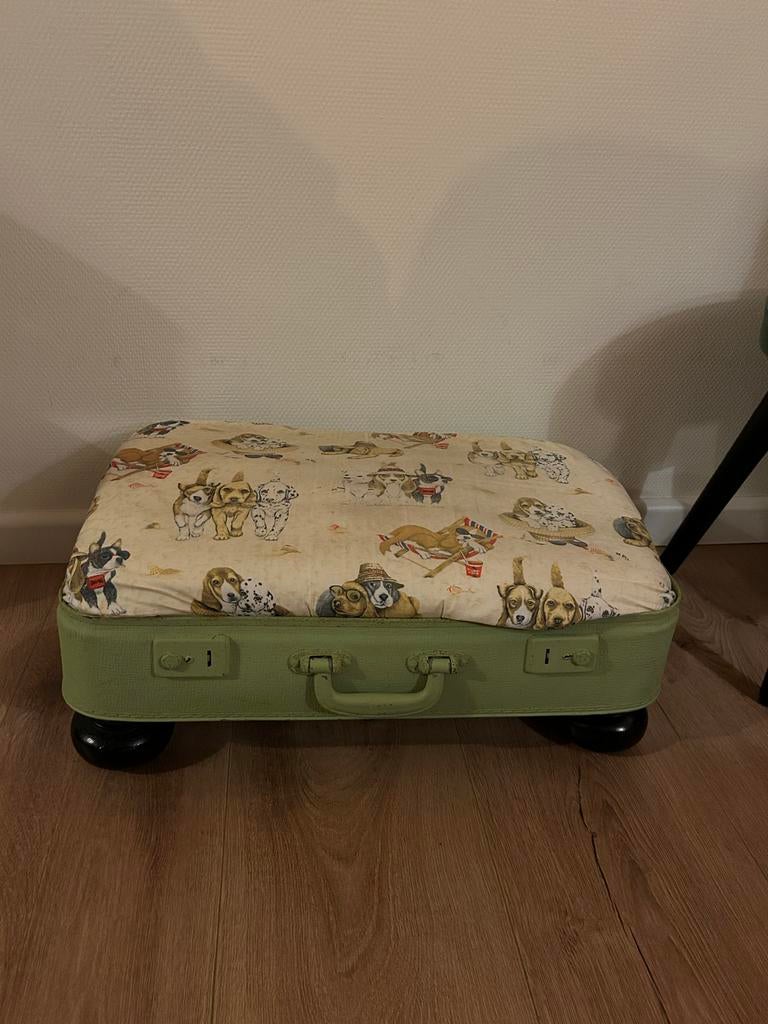 Voetenbankje/kinderkrukje - Steun Honden op Curaçao, Huis en Inrichting, Banken | Voetenbanken en Poefen, Minder dan 50 cm, Nieuw