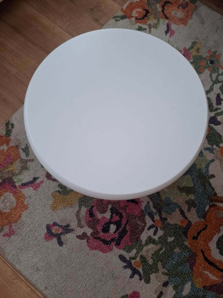 Witte ronde bijzettafel / krukje, Ophalen, Minder dan 45 cm, Minder dan 55 cm, Gebruikt