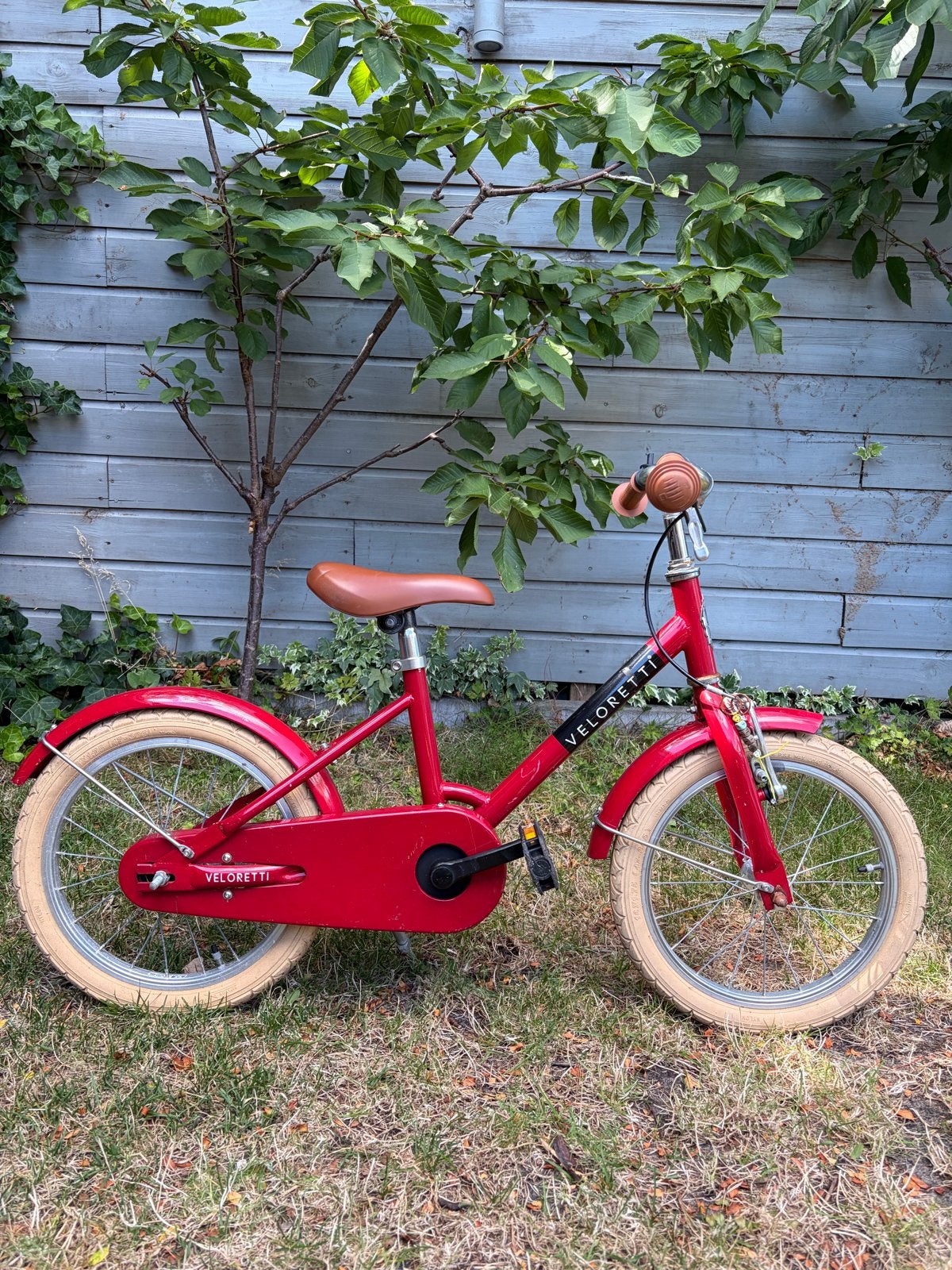 Veloretti kinderfiets rood - 16 inch, Ophalen, Gebruikt, Terugtraprem, 16 tot 20 inch