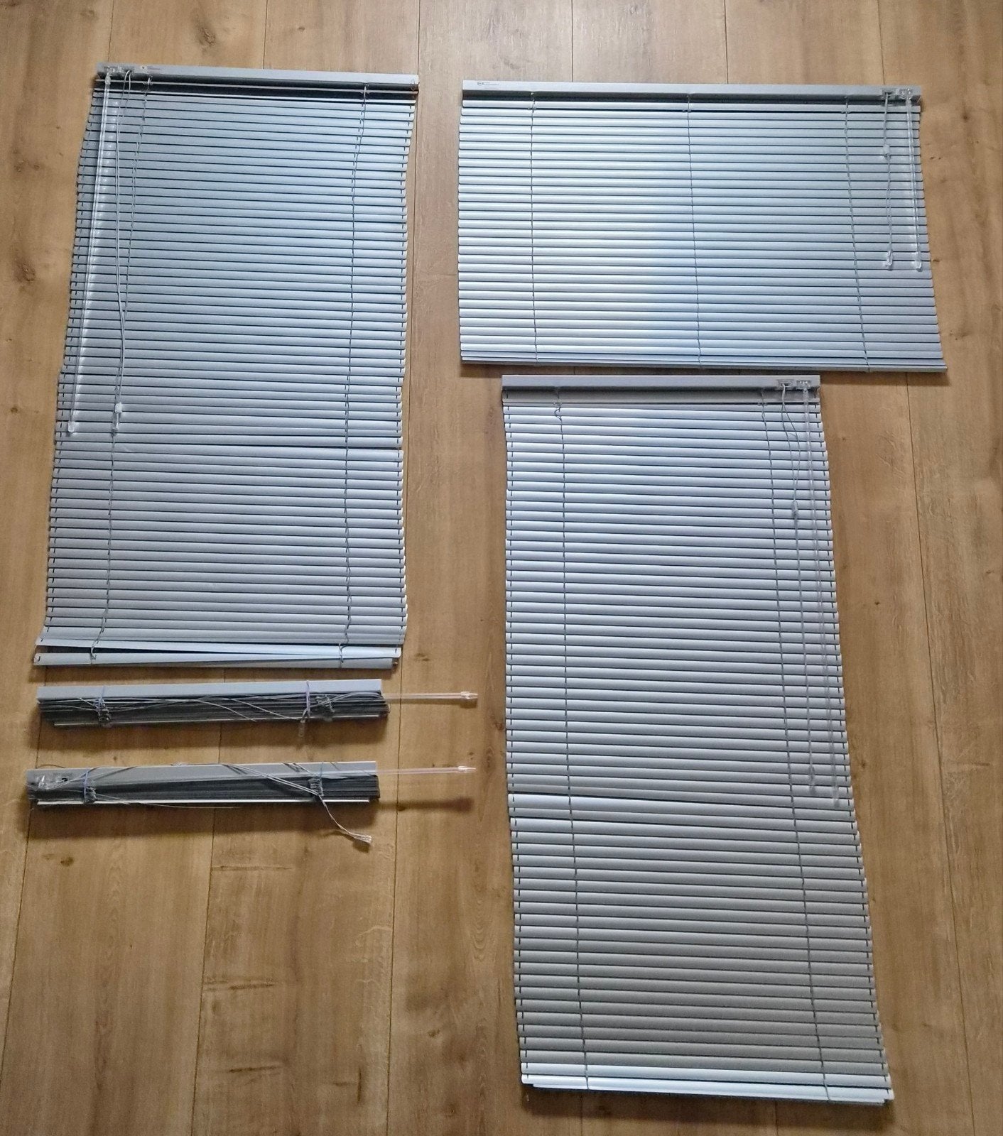 Aluminium jaloezieën met bevestigingsmateriaal, Huis en Inrichting, Ophalen, Gebruikt, Grijs