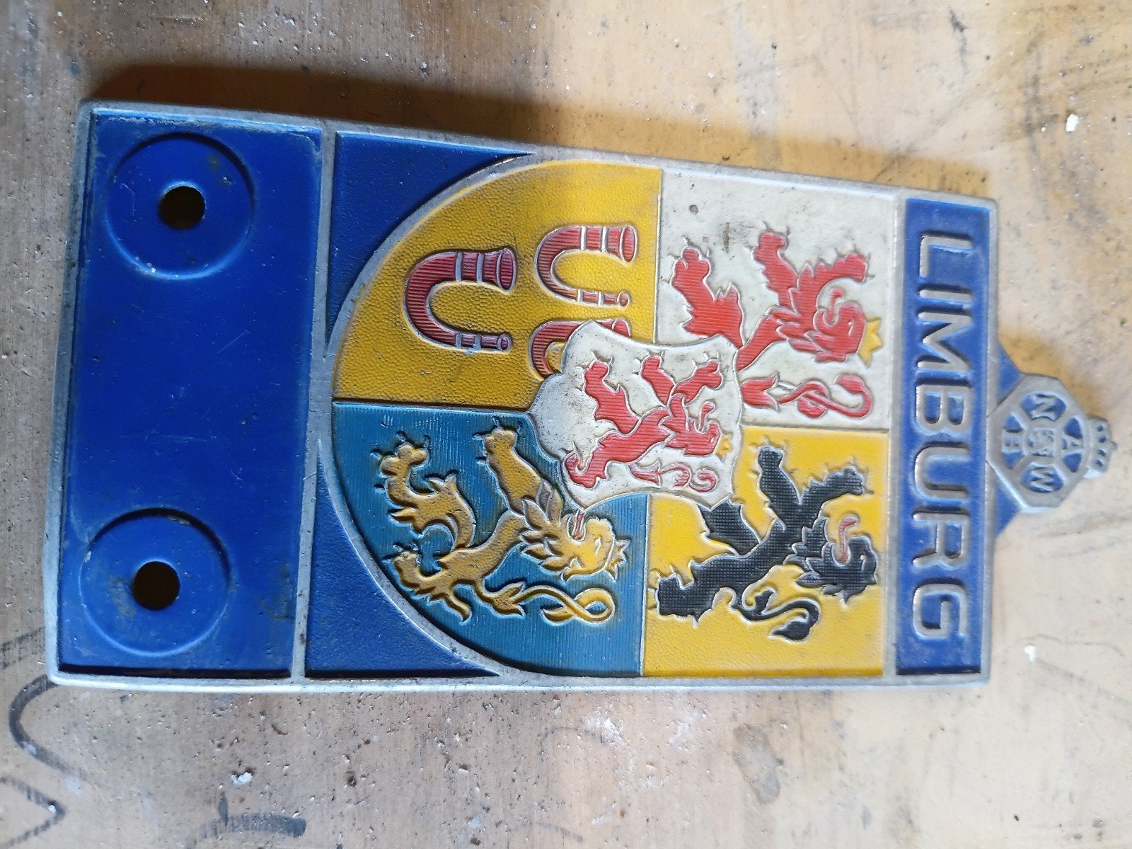 Vintage Limburg Auto Embleem - Klassiek Verzamelobject afm 7, Ophalen of Verzenden, Gebruikt