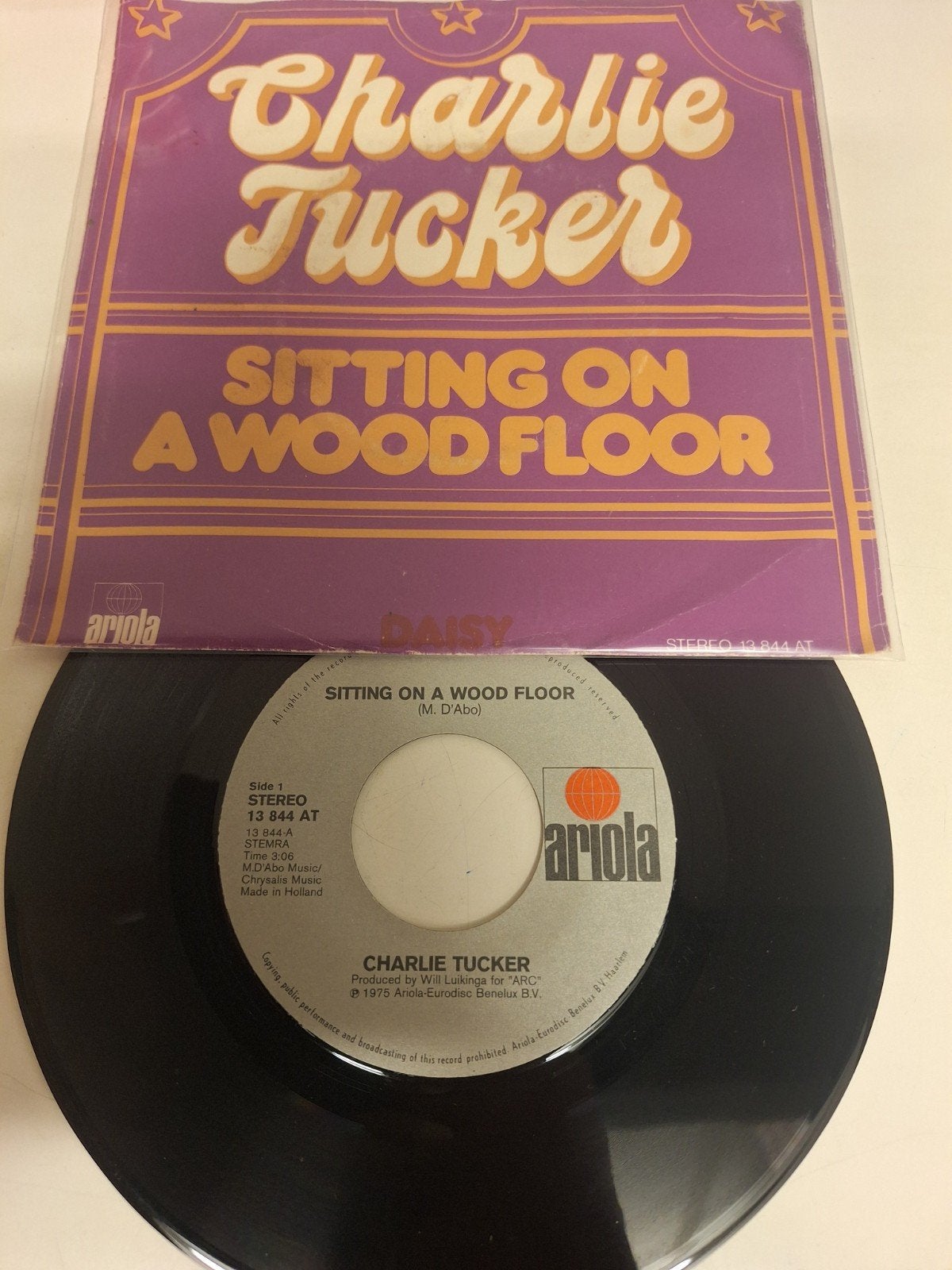 Charlie Tucker - Sitting on a wood floor, 1975., Fotohoes, Verzenden, 7 inch, Poprock