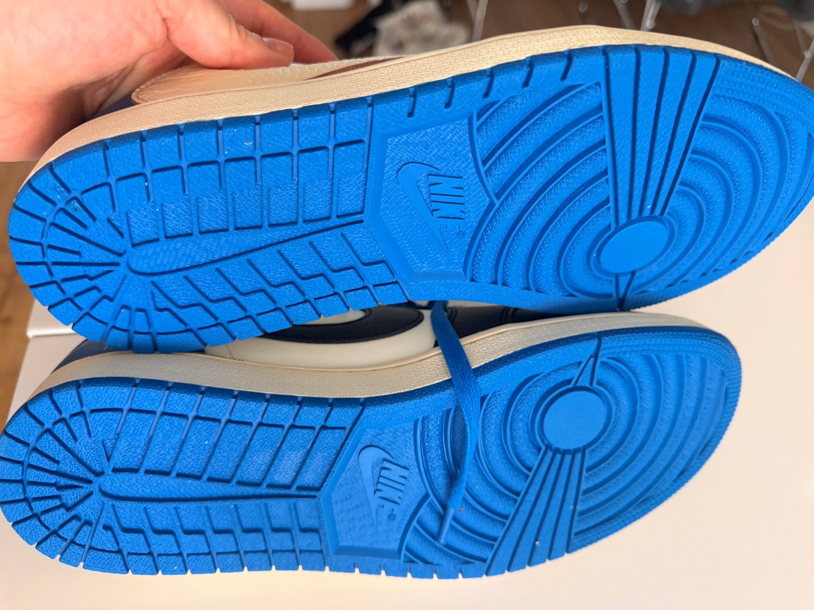 Nike Air Jordan 1 Low OG UNC - Maat 44.5, Blauw, Nieuw, Ophalen of Verzenden, Sneakers of Gympen