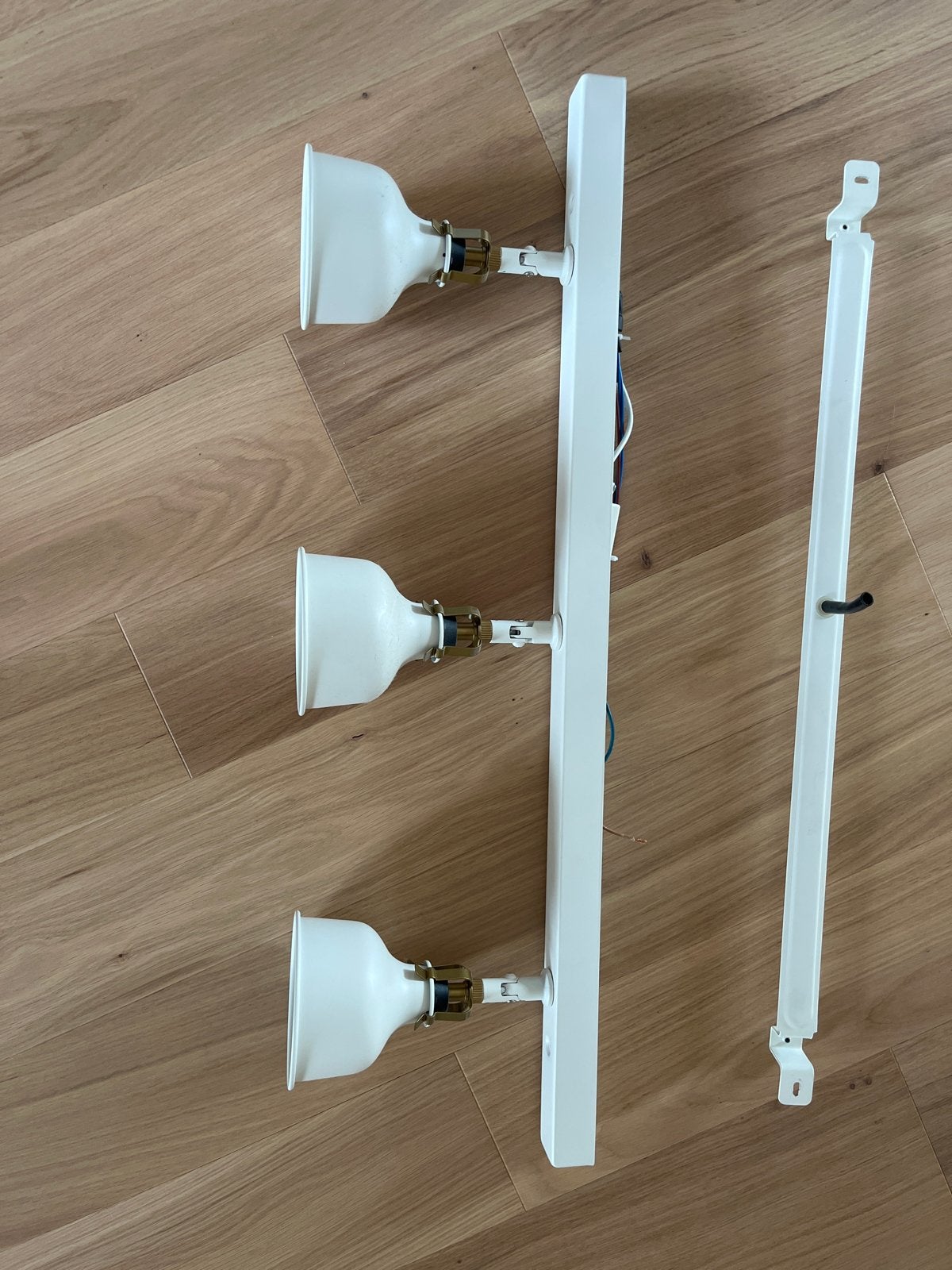IKEA Ranarp Plafondlamp met 3 spots en LED-lampen, Ophalen, Minder dan 50 cm, Zo goed als nieuw, Minder dan 25 cm