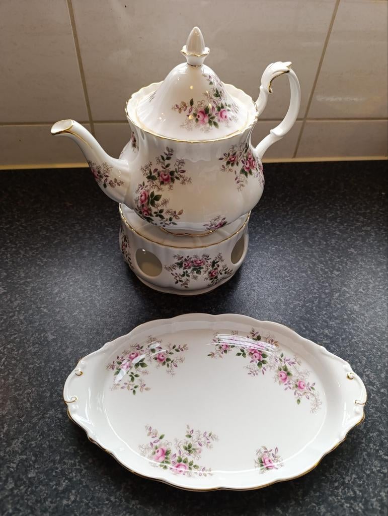 Royal Albert Lavender rose theepot theelicht en schaal, Antiek en Kunst, Antiek | Servies compleet, Ophalen