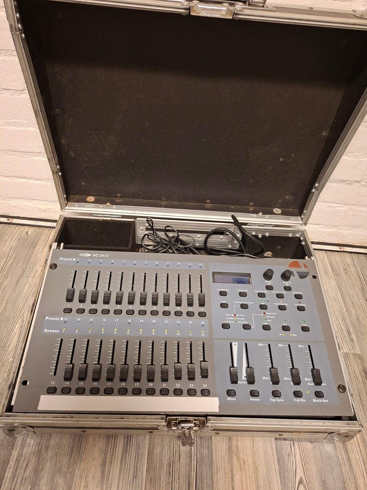 Lichtcontroller Showtec SC-2412  in Flightcase, Ophalen, Gebruikt