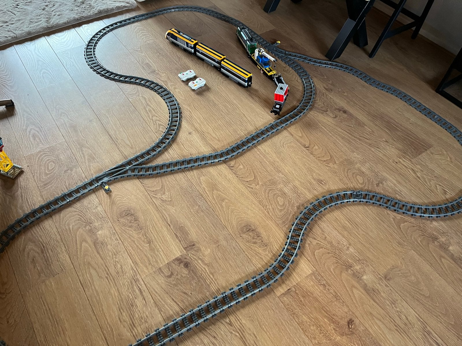 2 LEGO treinen met veel extra rails - ZGAN, Ophalen of Verzenden, Zo goed als nieuw