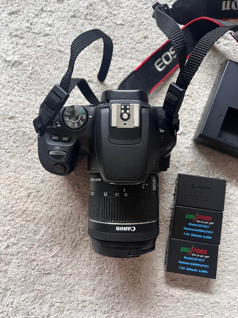 Canon EOS 200D kit met 2 lenzen en 3 batterijen, Audio, Tv en Foto, Fotocamera's Digitaal, Ophalen, Gebruikt, Spiegelreflex, Canon