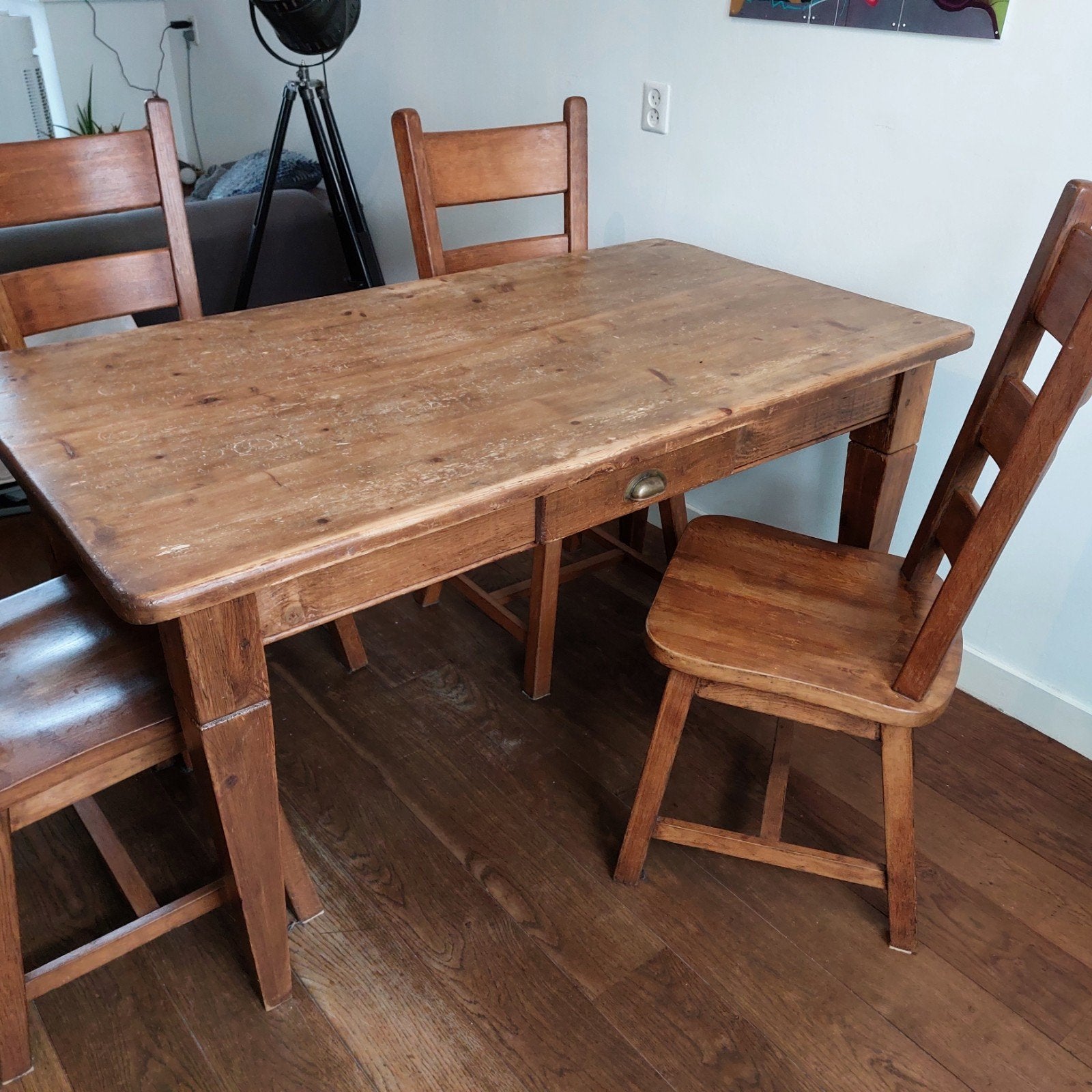 Grenen eettafel met 4 eiken stoelen, Huis en Inrichting, Tafels | Eettafels, Ophalen, Gebruikt, 50 tot 100 cm, 150 tot 200 cm
