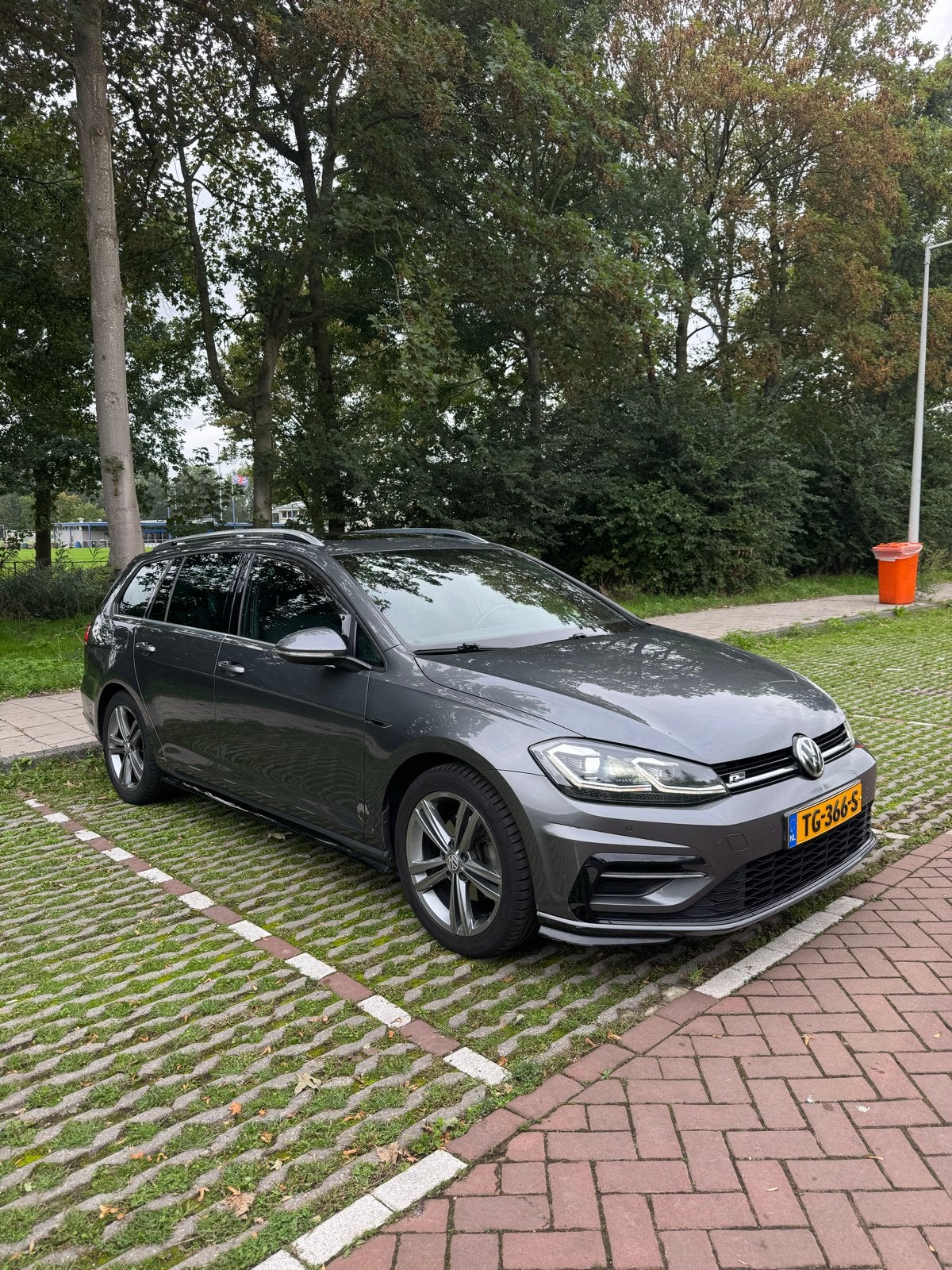 Volkswagen Golf Variant 1.5 TSI R-Line, 4 cilinders, Origineel Nederlands, Stationwagon, 690 kg