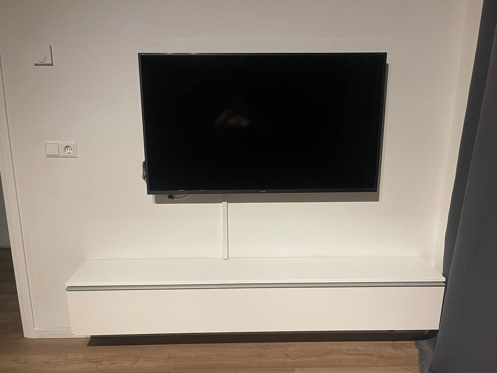 Hangende dressoire tv meubel wit, Huis en Inrichting, Kasten | Televisiemeubels, Ophalen of Verzenden, Zo goed als nieuw, 25 tot 50 cm