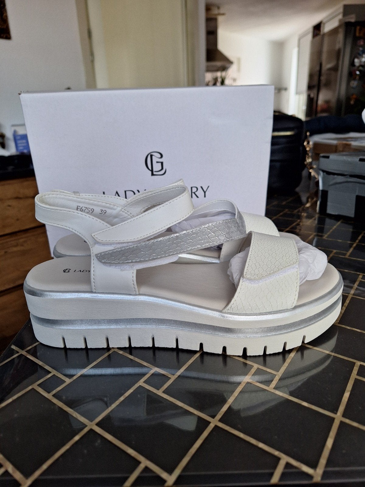 Witte sandalen met plateauzool - Maat 39, Kleding | Dames, Schoenen, Wit, Nieuw, Lady Glory, Sandalen of Muiltjes