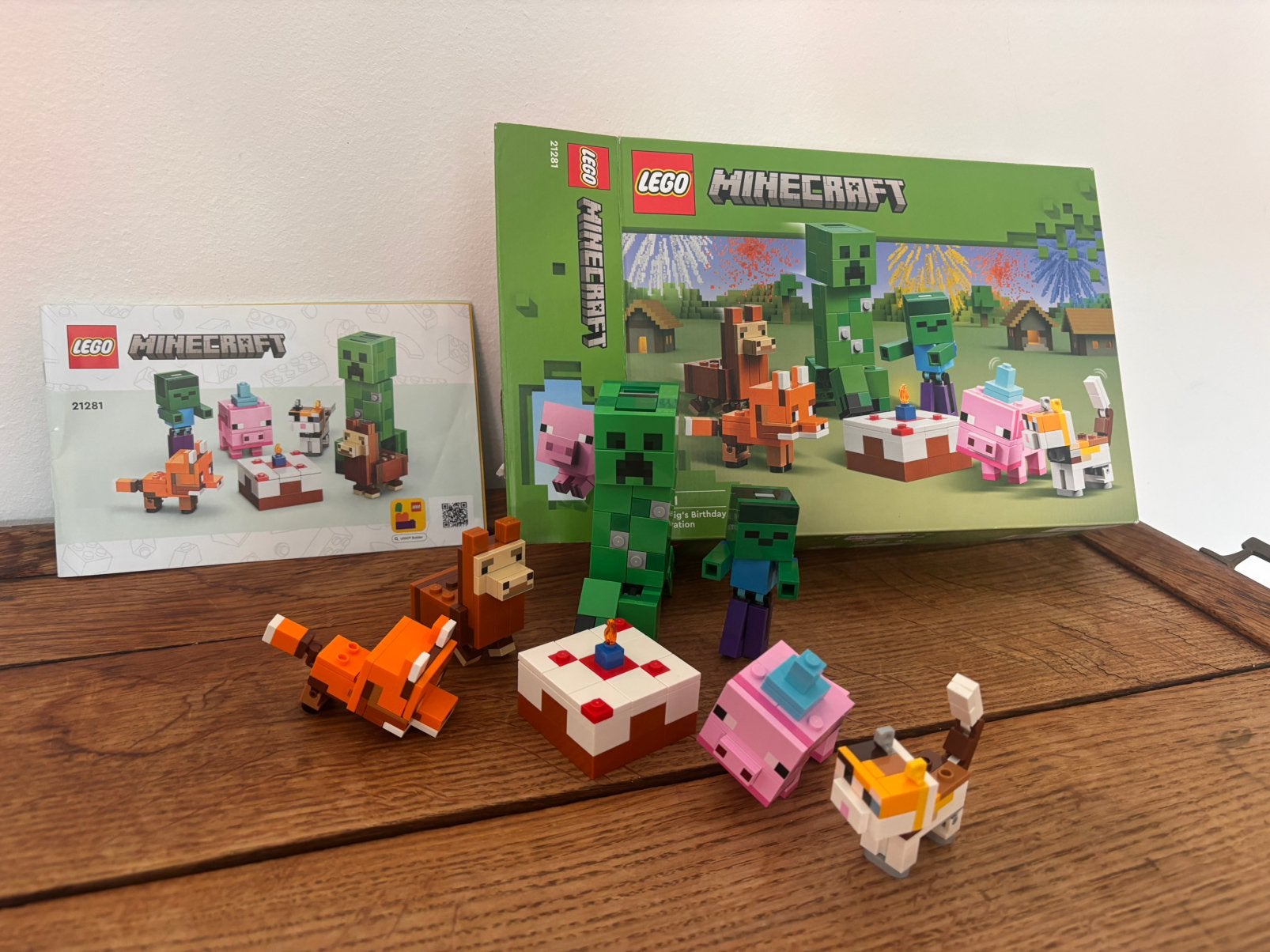 LEGO Minecraft Baby pig’s birthday celebration 21281, Gebruikt, Minecraft, Lego, Ophalen of Verzenden