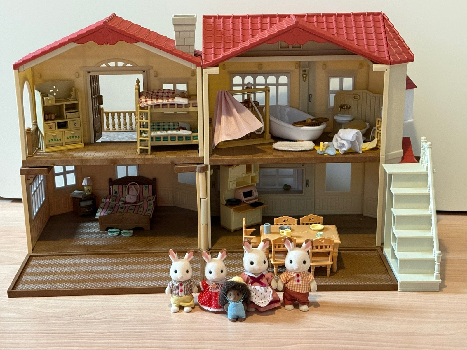 Sylvanian families red roof country home, Kinderen en Baby's, Speelgoed | Poppenhuizen, Ophalen of Verzenden, Zo goed als nieuw