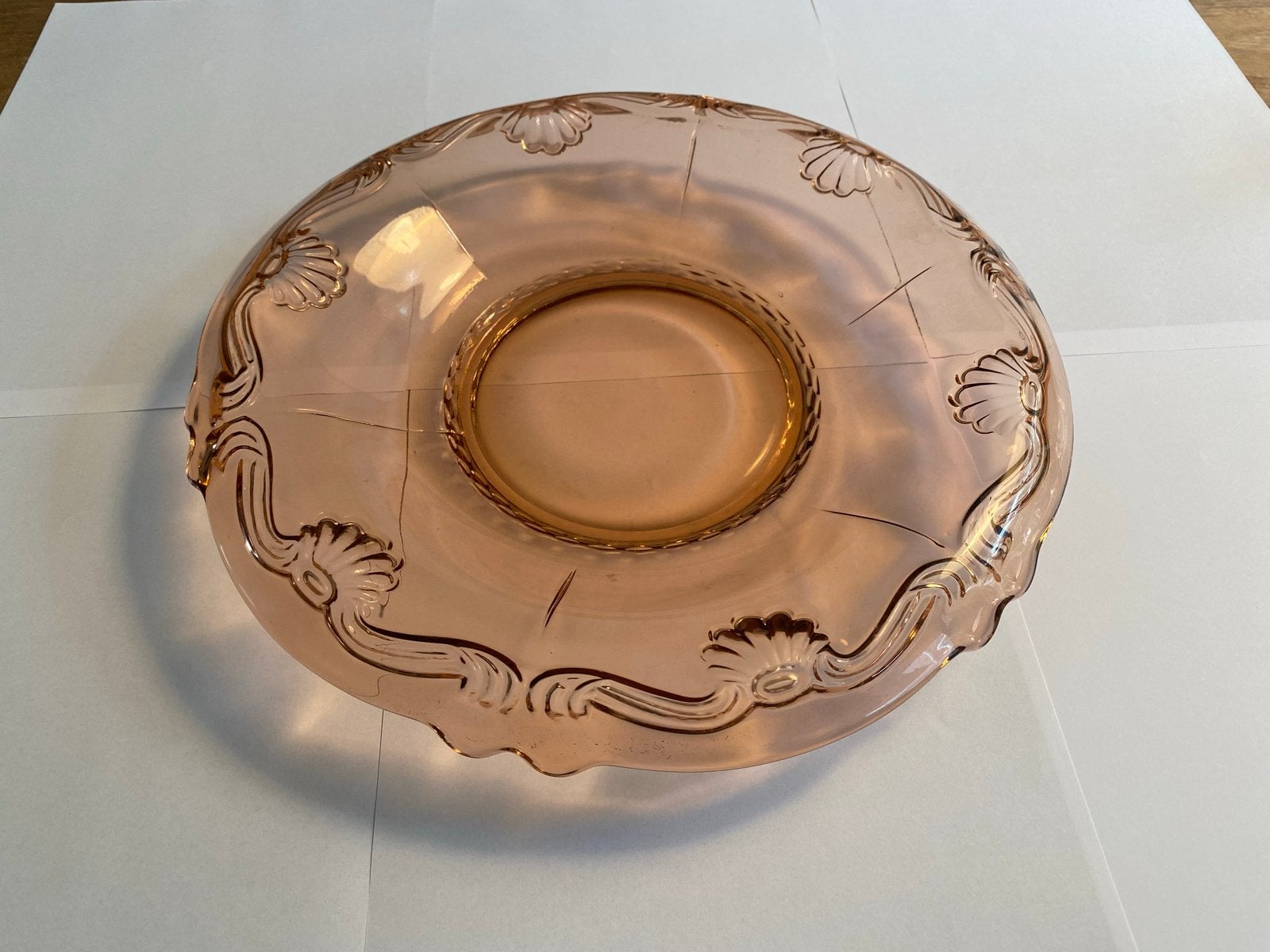 Vintage Roze Glazen Schaal met Schelpdecoratie, Antiek en Kunst, Antiek | Schalen, Ophalen
