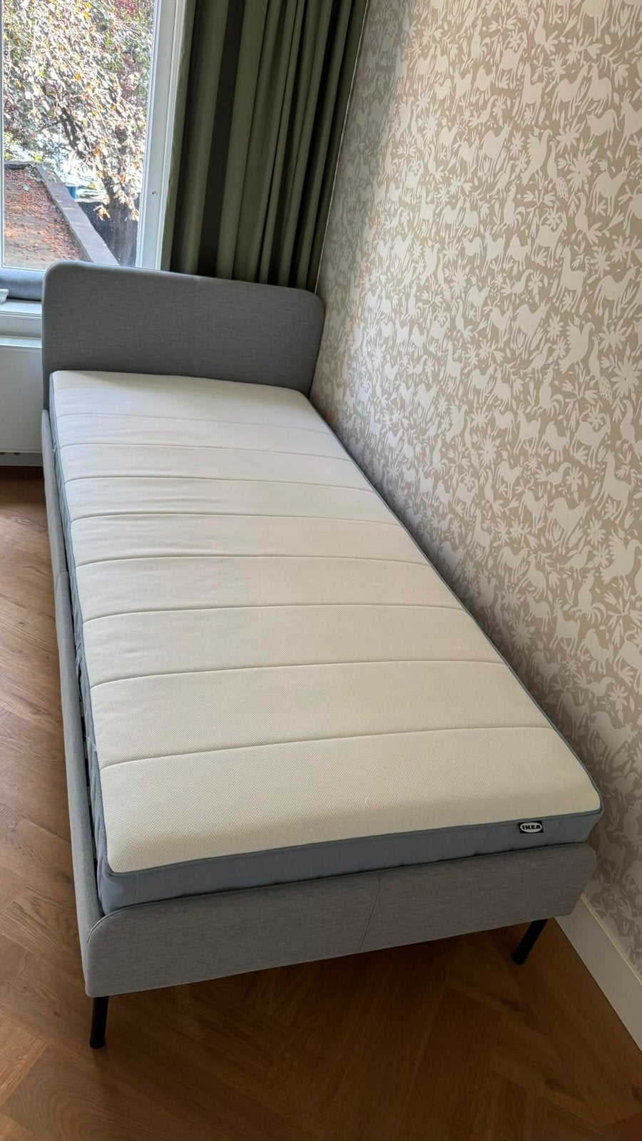 Ikea bed Slattum with mattress, Huis en Inrichting, Ophalen, Wit, Tweepersoons, 140 cm
