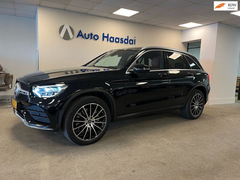 Mercedes-Benz GLC-klasse 300e 4MATIC Business Solution AMG|P, Gebruikt, Euro 6, 4 cilinders, 2000 kg