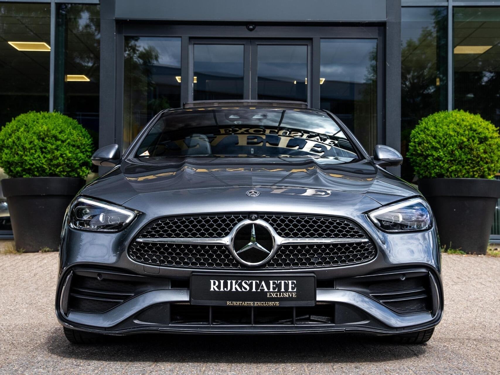 Mercedes C-klasse C300 AMG Line|PANO|BURMESTER|360|18''|ACC, Automaat, 4 cilinders, Leder en Stof, Bedrijf