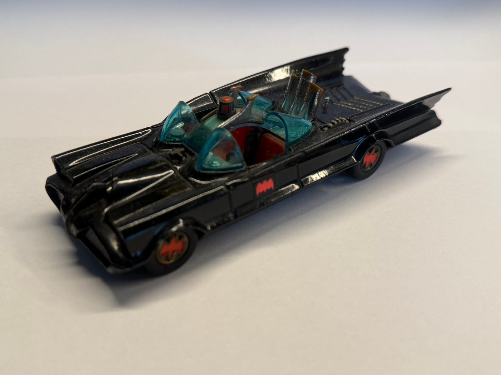 Corgi batmobile 1966.  1:43, Verzenden, Gebruikt, Overige onderwerpen