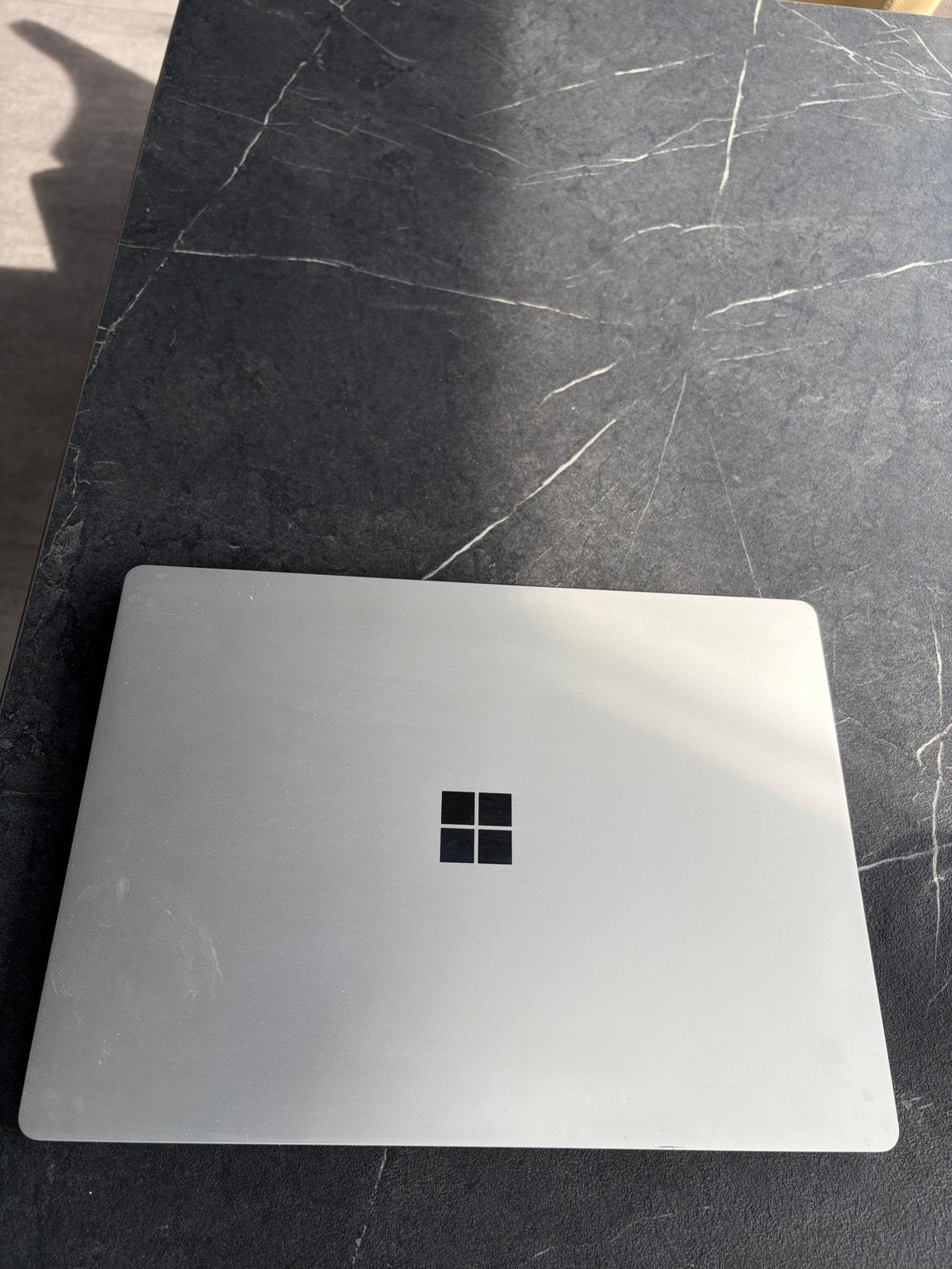Foto 3 van Microsoft Surface Laptop 2 - i5-8350U, 8GB RAM, 256GB SSD