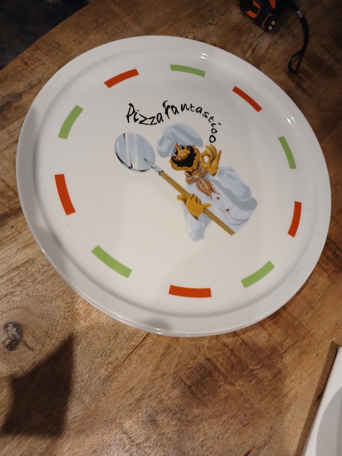 6 pizzaborden met 'Pizza Fantastico' opdruk, Huis en Inrichting, Ophalen of Verzenden, Gebruikt, Keramiek, Bord(en)