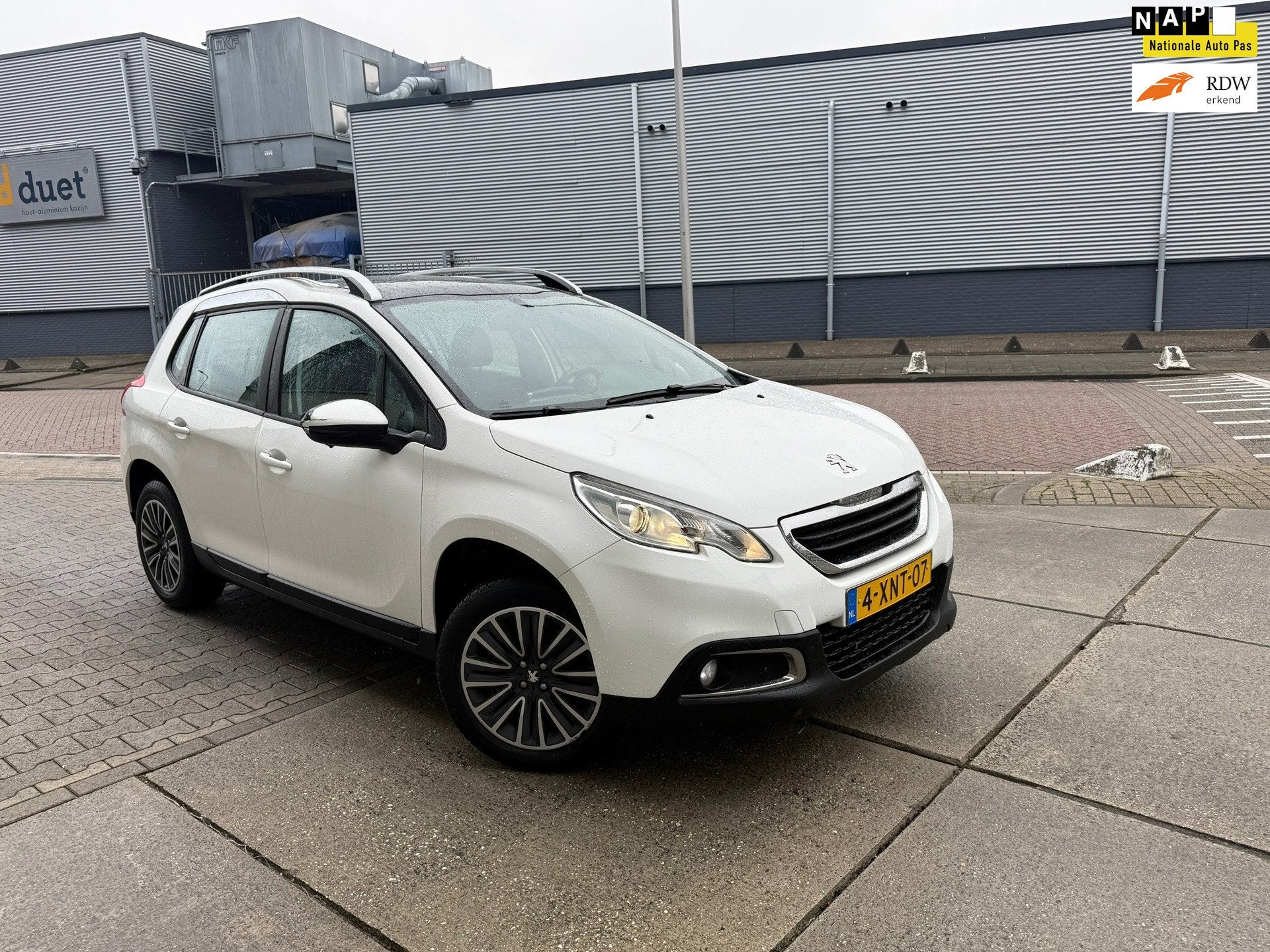 Peugeot 2008 1.2 PureTech Active GLAS DAK 5 Dr NAVI 64000 NA, Voorwielaandrijving, 40 €/maand, 1199 cc, 82 pk