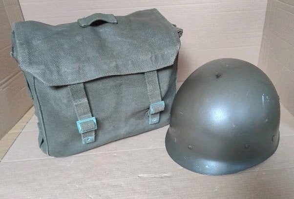 militair veldset pukkeltas koppel, helm , eetgerei, regenkap, Ophalen of Verzenden, Landmacht, Nederland, Kleding of Schoenen