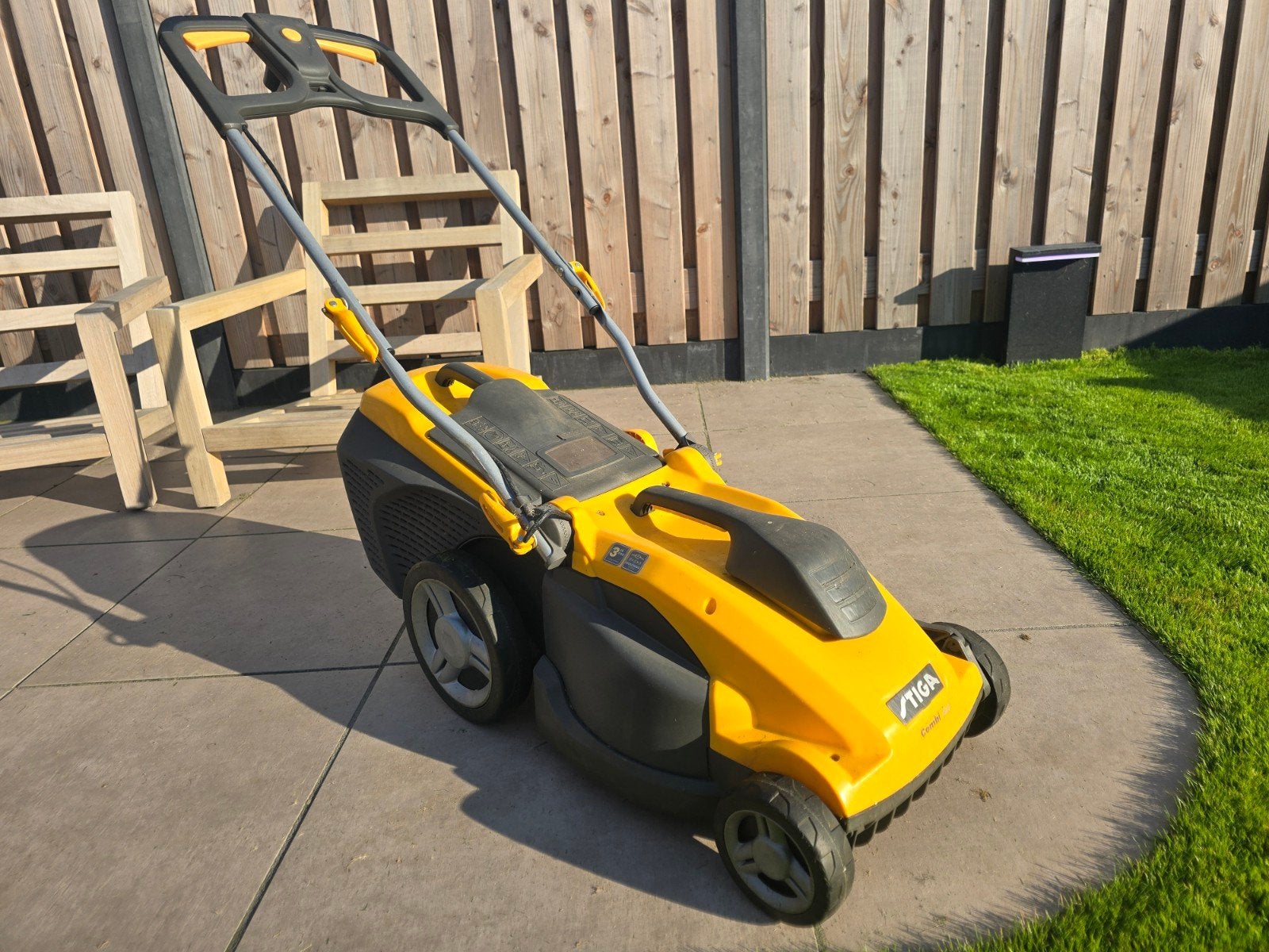 Stiga Combi 40 E Elektrische Grasmaaier met Mulchfunctie, Cirkelmaaier, Gebruikt, Elektrische grasmaaier, Stiga