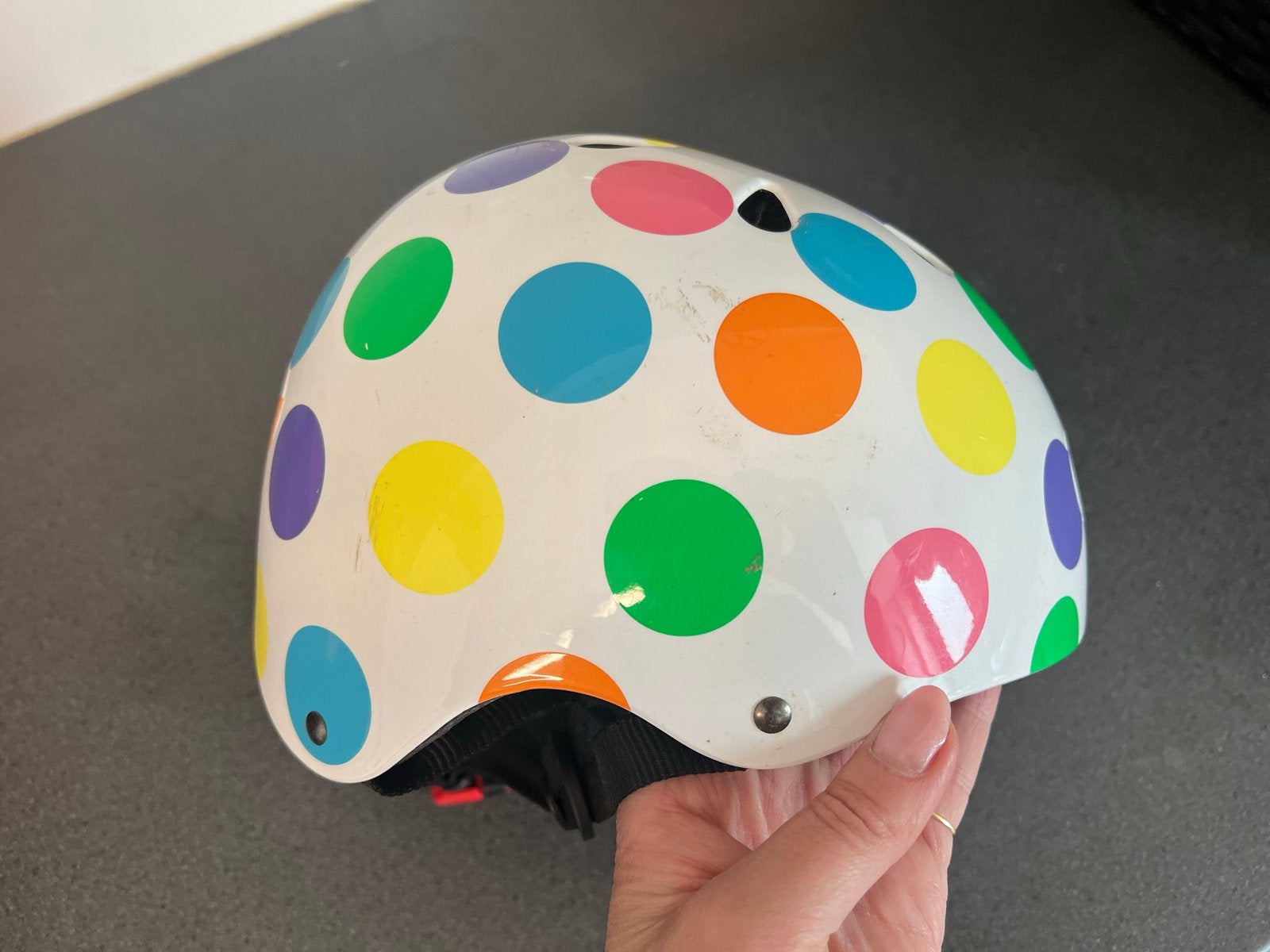 Kiddimoto kinderfietshelm met stippen, Ophalen, Gebruikt, Overige maten, Jongen of Meisje