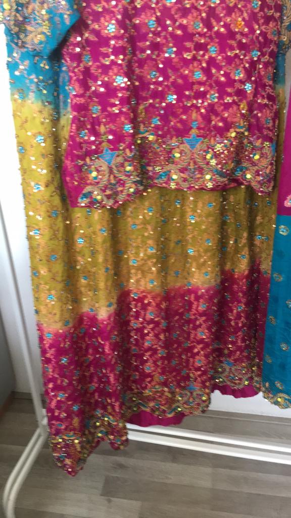 Bollywood Lehenga - Zwaar Bewerkt met Strass & Borduur, Maat 38/40 (M), Overige typen, Overige kleuren, Ophalen of Verzenden