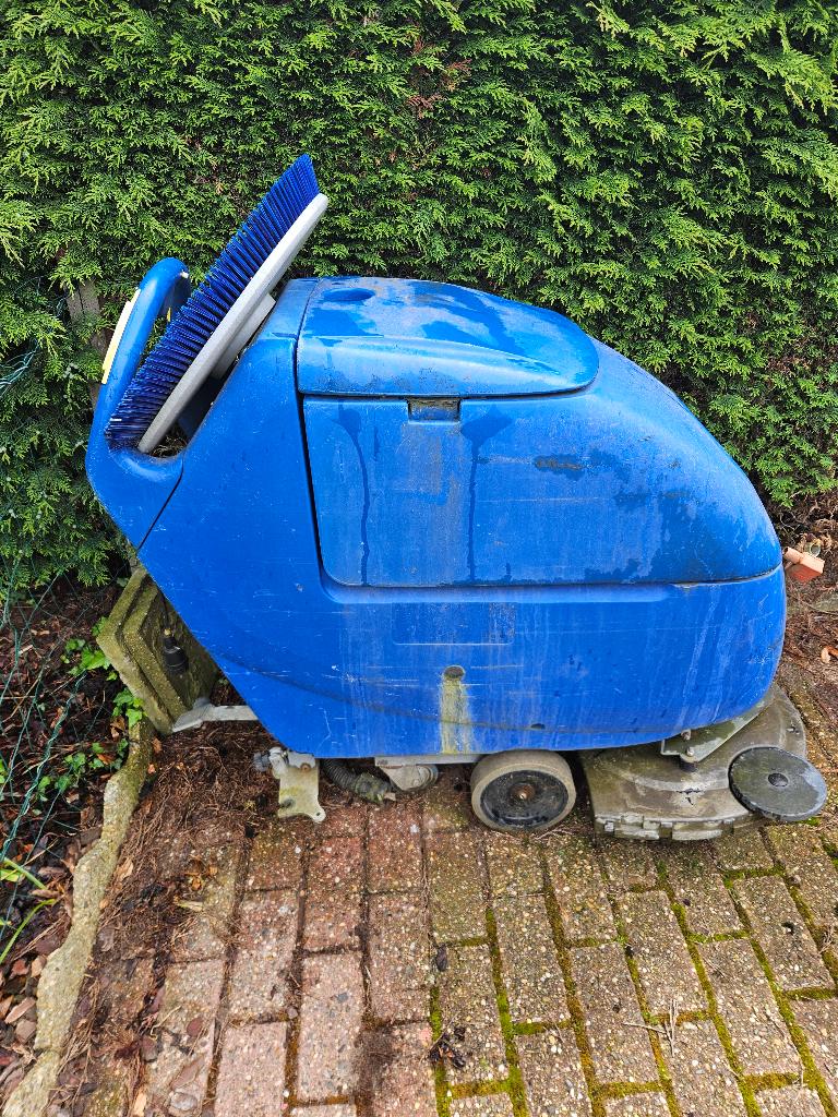 Schrobmachine gratis af te halen, Doe-het-zelf en Verbouw, Reinigingsmachines, Ophalen, Gebruikt, Schrobmachine