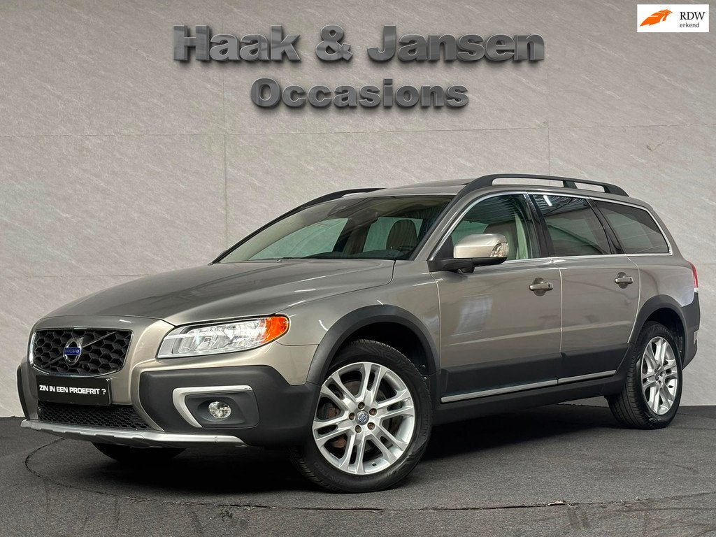 Volvo XC70 2.0 T5 FWD Momentum Panoramadak Leder Cruise, Auto's, Volvo, 15 km/l, Gebruikt, Beige, 4 cilinders