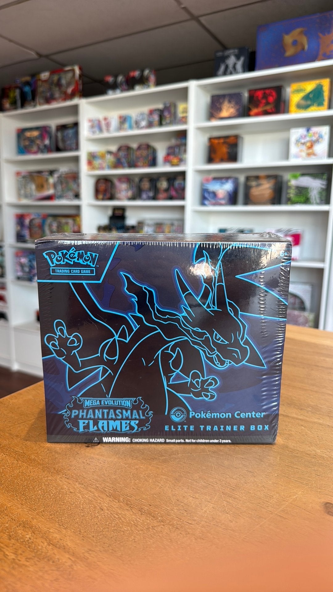Pokémon Phantasmal Flames Pokémon Center elite trainer box, Ophalen of Verzenden, Zo goed als nieuw, Foil