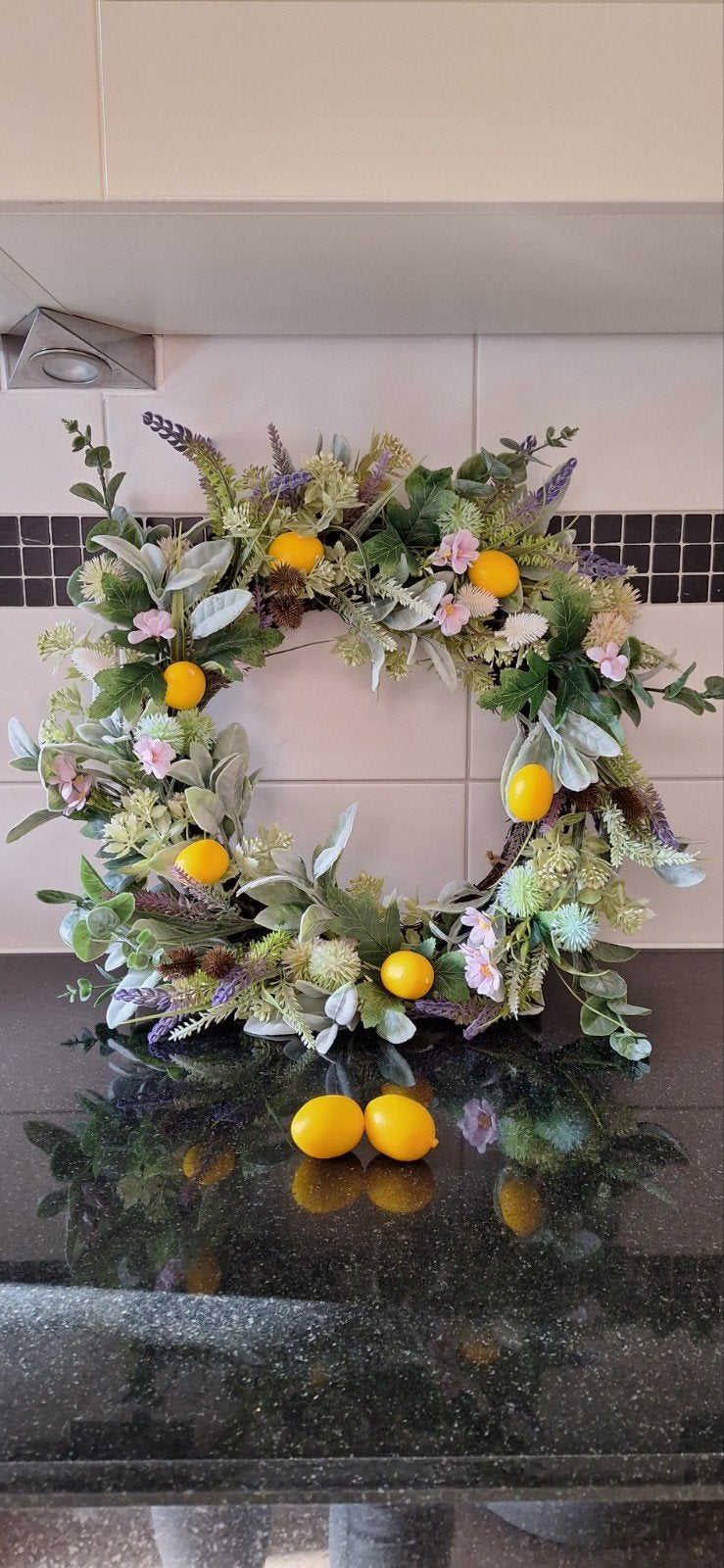 Decoratieve Krans met Citroenen en Lavendel, Huis en Inrichting, Meerkleurig, Kunststof, Ophalen of Verzenden, Landelijk