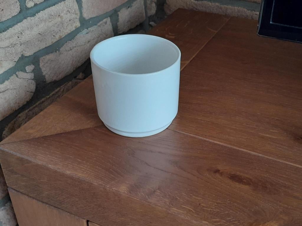 Overbloempot bloempot Hoogte 12 cm , doorsnede 14 cm, Rond, Ophalen of Verzenden, Aardewerk, Minder dan 40 cm