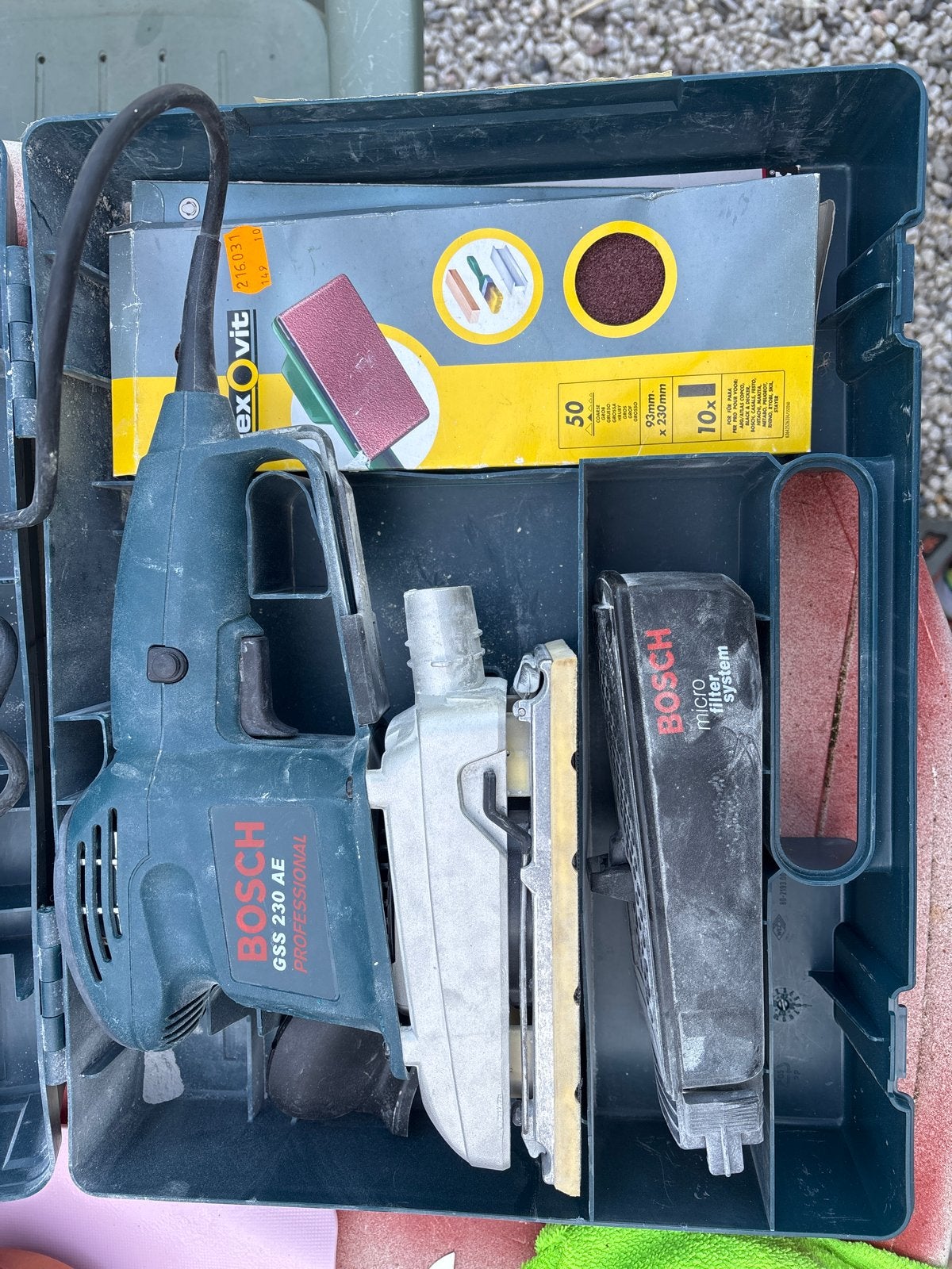 Bosch GSS 230 AE Vlakschuurmachine met Microfiltersysteem, Ophalen, Zo goed als nieuw, Minder dan 600 watt, Vlakschuurmachine